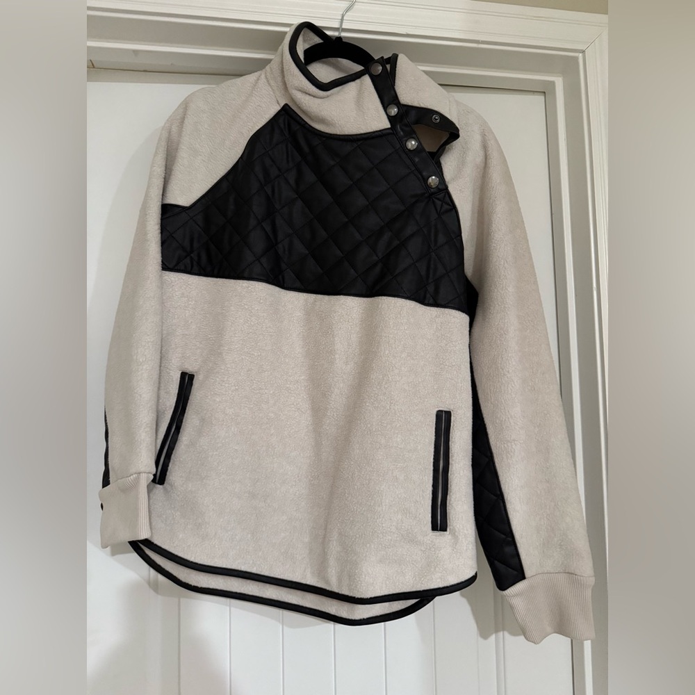 Abercrombie & Fitch quilted pullover with faux black leather accents. Medium